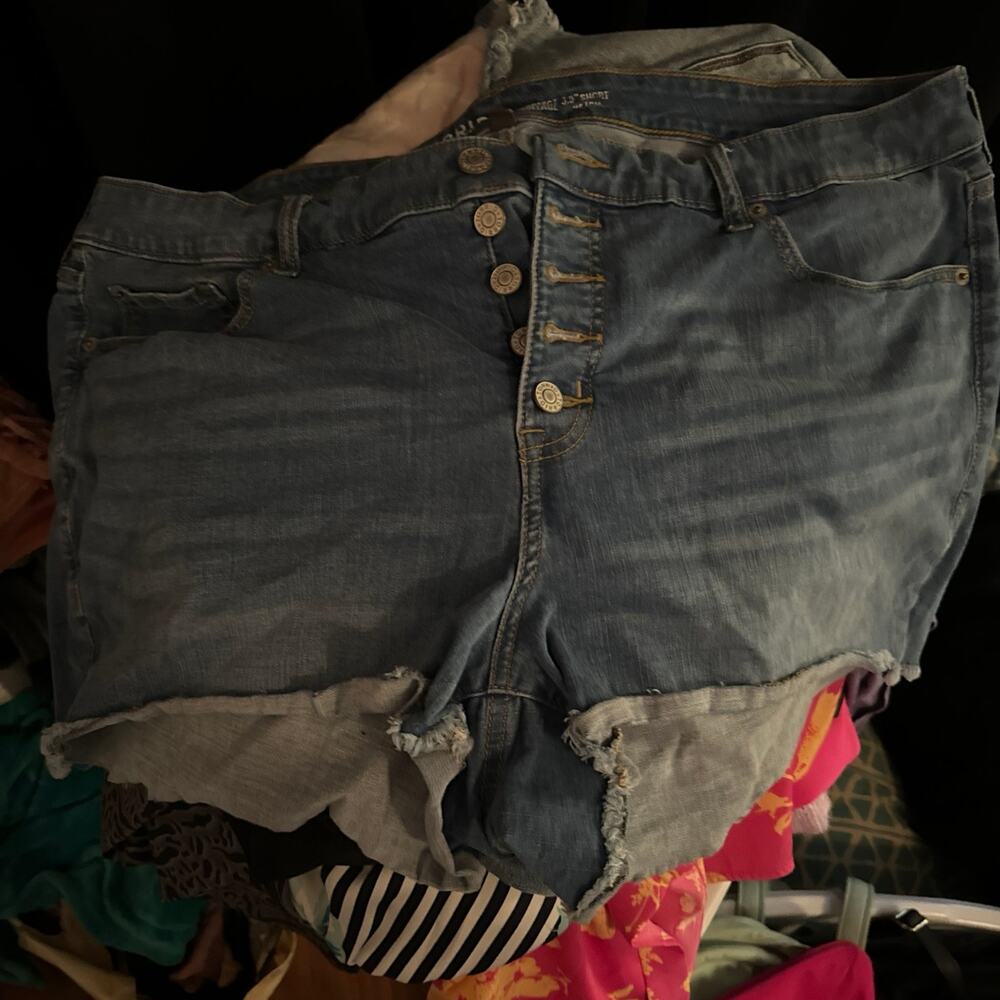 Shorts torrid denim sz 22 vintage stretch 3.5 shorts